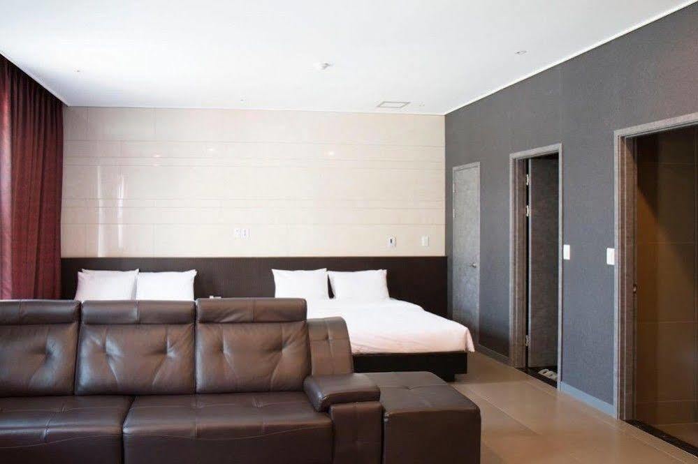 G Tourist Hotel Wolmido Incheon Extérieur photo