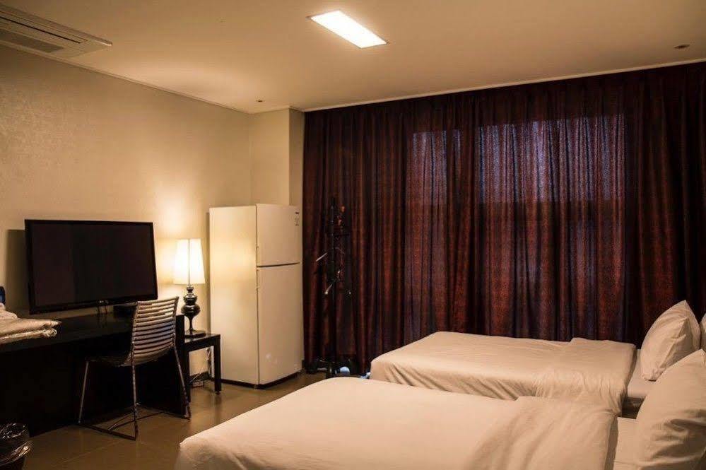 G Tourist Hotel Wolmido Incheon Extérieur photo